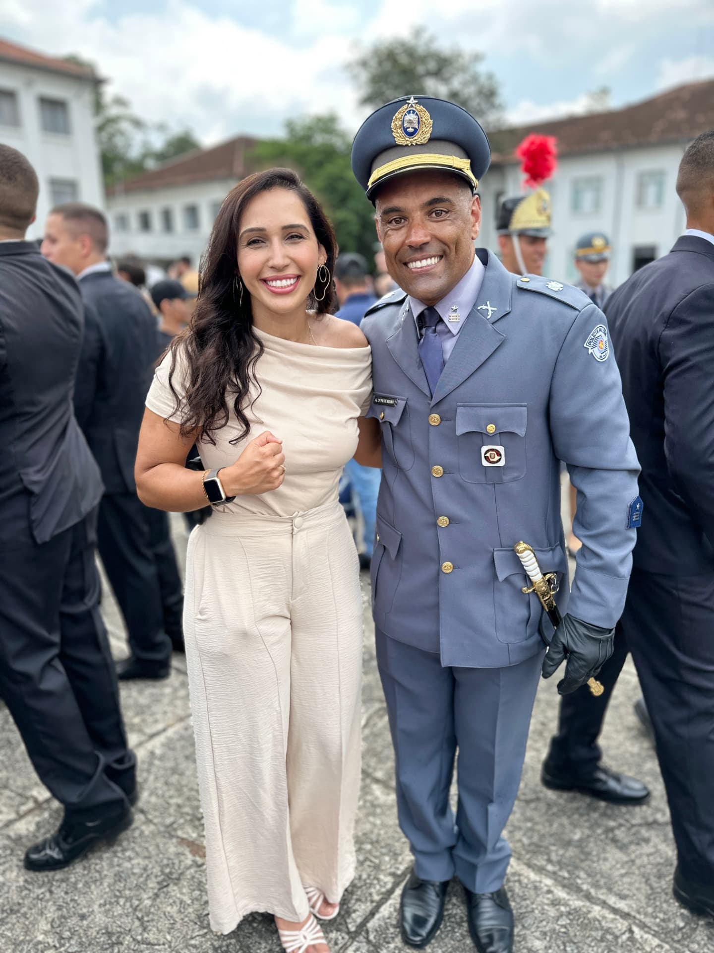 Oficial — solenidade
